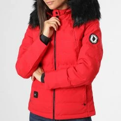 Meilleure vente 😉 Doudoune Capuche Fourrure Chauffante Femme Budapest Rouge Noir de Comme Des Loups 🔥 -Comme Des Loups Soldes comme des loups 333064 BUDAPEST RED FOUR BLACK 20220818T153901 03