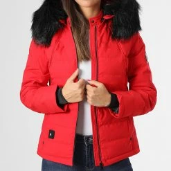 Meilleure vente 😉 Doudoune Capuche Fourrure Chauffante Femme Budapest Rouge Noir de Comme Des Loups 🔥 -Comme Des Loups Soldes comme des loups 333064 BUDAPEST RED FOUR BLACK 20220818T153903 05