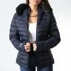 Promo 🔔 Doudoune Capuche Fourrure Chauffante Femme Victoria Bleu Marine Noir de Comme Des Loups ⭐ 2 Promo 🔔 Doudoune Capuche Fourrure Chauffante Femme Victoria Bleu Marine Noir de Comme Des Loups ⭐ -Comme Des Loups Soldes comme des loups 339127 VICTORIA NAVY FOUR BLACK 20221024T141711 01