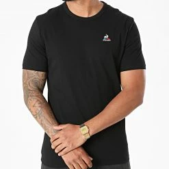 Remise ✨ Tee 👚 Shirt Essential N3 2120199 Noir de Le Coq Sportif 😍 -Comme Des Loups Soldes le coq sportif 268454 2120199 20210607T120741 03
