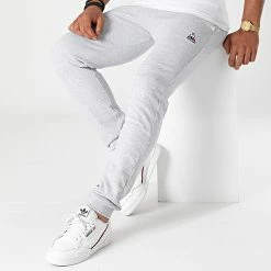 Top 10 ⭐ Pantalon Jogging Essential N2 2120213 Gris Chiné de Le Coq Sportif 😉 -Comme Des Loups Soldes le coq sportif 268462 2120213 20210604T145632 03