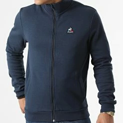 Tout neuf ⭐ Veste Zippée Essential N3 2120207 Bleu Marine de Le Coq Sportif 💯 -Comme Des Loups Soldes le coq sportif 291628 2120207 20211118T162610 03