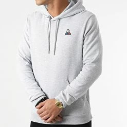 Top 10 😉 Sweat Capuche Essential N1 2210364 Gris Chiné de Le Coq Sportif 👍 -Comme Des Loups Soldes le coq sportif 291637 2210364 20211118T153210 03
