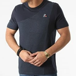 Top 10 😍 Tee 👕 Shirt Saison 1 N1 221366 Bleu Marine de Le Coq Sportif ⭐ -Comme Des Loups Soldes le coq sportif 291640 2210366 20211118T161733 03