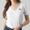 Sortie 🎁 Tee 👕 Shirt Femme Col V 2210511 Blanc de Le Coq Sportif ⭐ -Comme Des Loups Soldes le coq sportif 291684 2210511 20211209T160013 01