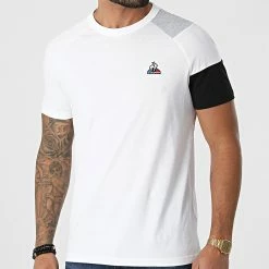 Promo 🥰 Tee 👕 Shirt Bat N1 2210565 Blanc de Le Coq Sportif 🌟