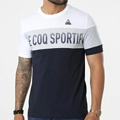 Promo ⌛ Tee 👚 Shirt 2220296 Bleu Marine Blanc de Le Coq Sportif 🎁