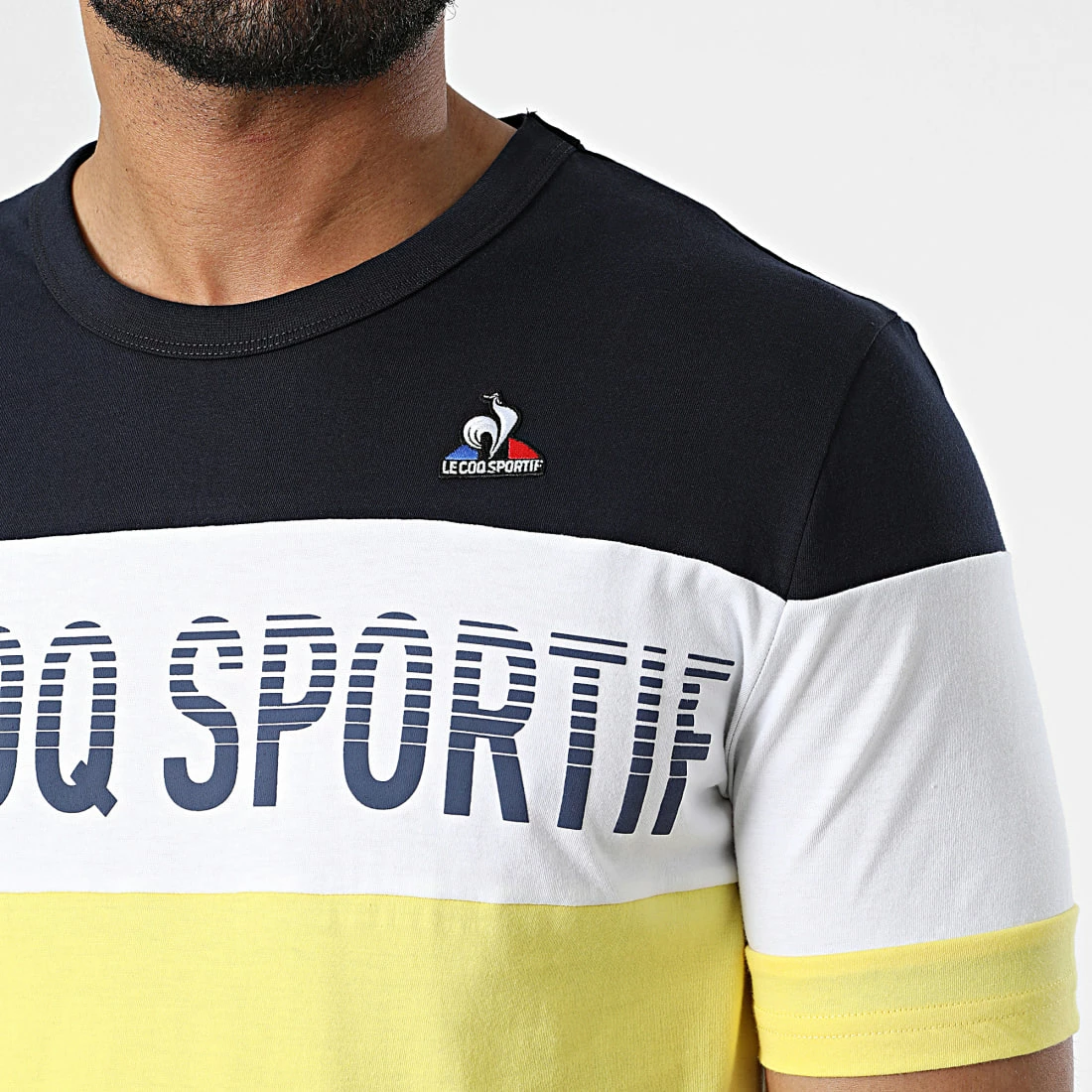 Coupon 💯 Tee 👕 Shirt 2220294 Bleu Marine Jaune de Le Coq Sportif 🤩 4 Coupon 💯 Tee 👕 Shirt 2220294 Bleu Marine Jaune de Le Coq Sportif 🤩 – Image 2