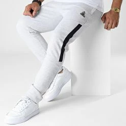 Offres ✨ Pantalon Jogging Tech 2210472 Gris Chiné de Le Coq Sportif 🎉 -Comme Des Loups Soldes le coq sportif 326699 2210472 20220706T160706 03