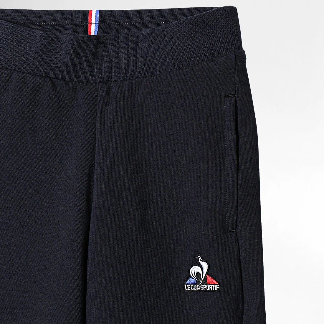 Sortie 🧨 Pantalon Jogging Enfant 2210510 Bleu Marine de Le Coq Sportif ✨ 5 Sortie 🧨 Pantalon Jogging Enfant 2210510 Bleu Marine de Le Coq Sportif ✨ – Image 3
