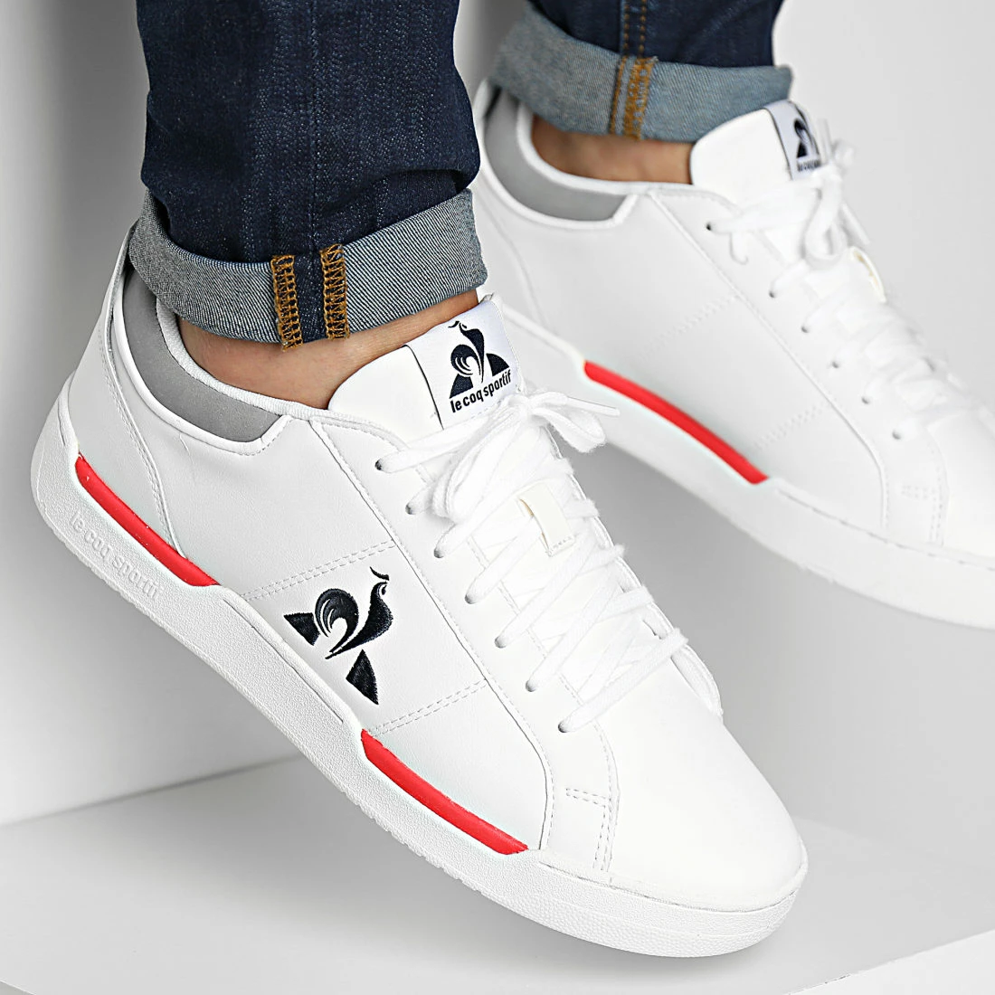 Grosses soldes 🌟 Baskets Stadium Tricolore 2220247 Optical White de Le Coq Sportif 🎉 3 Grosses soldes 🌟 Baskets Stadium Tricolore 2220247 Optical White de Le Coq Sportif 🎉