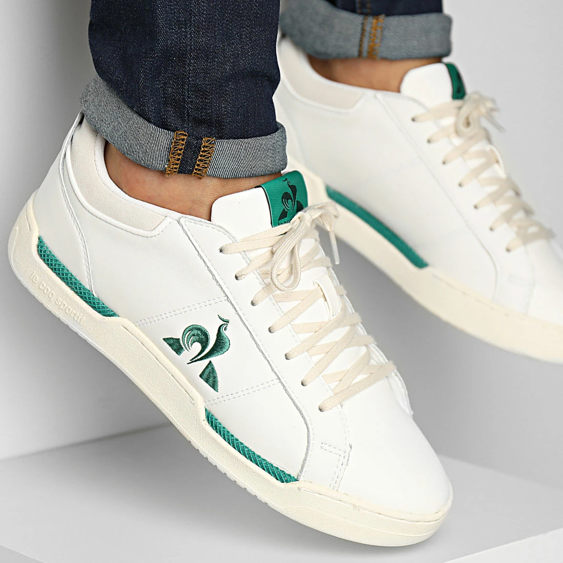 Sortie 💯 Baskets Stadium 2220241 Optical White Evergreen de Le Coq Sportif ✔️ 3 Sortie 💯 Baskets Stadium 2220241 Optical White Evergreen de Le Coq Sportif ✔️